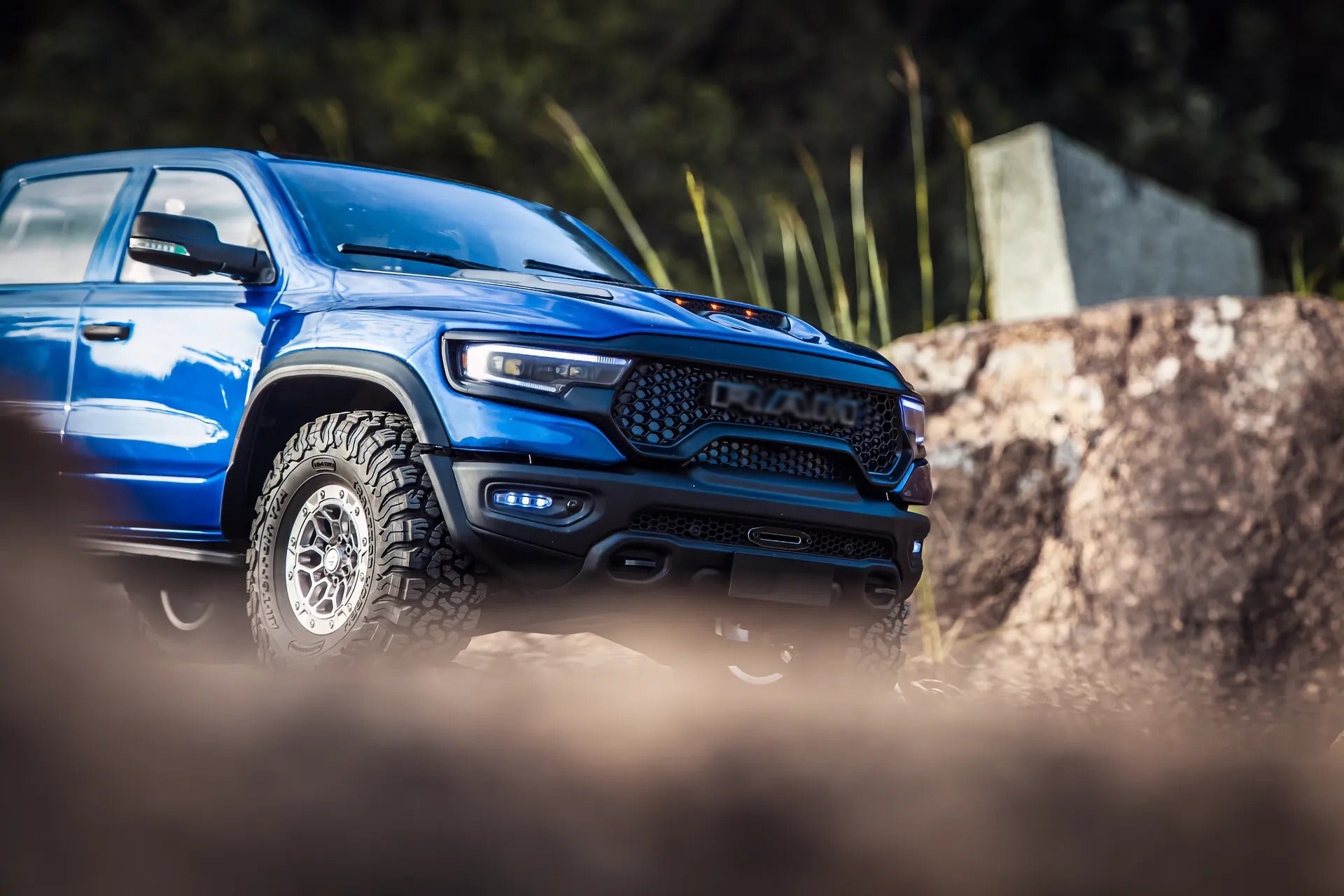 Tractionhobby（KM）RAM1500 RC Car