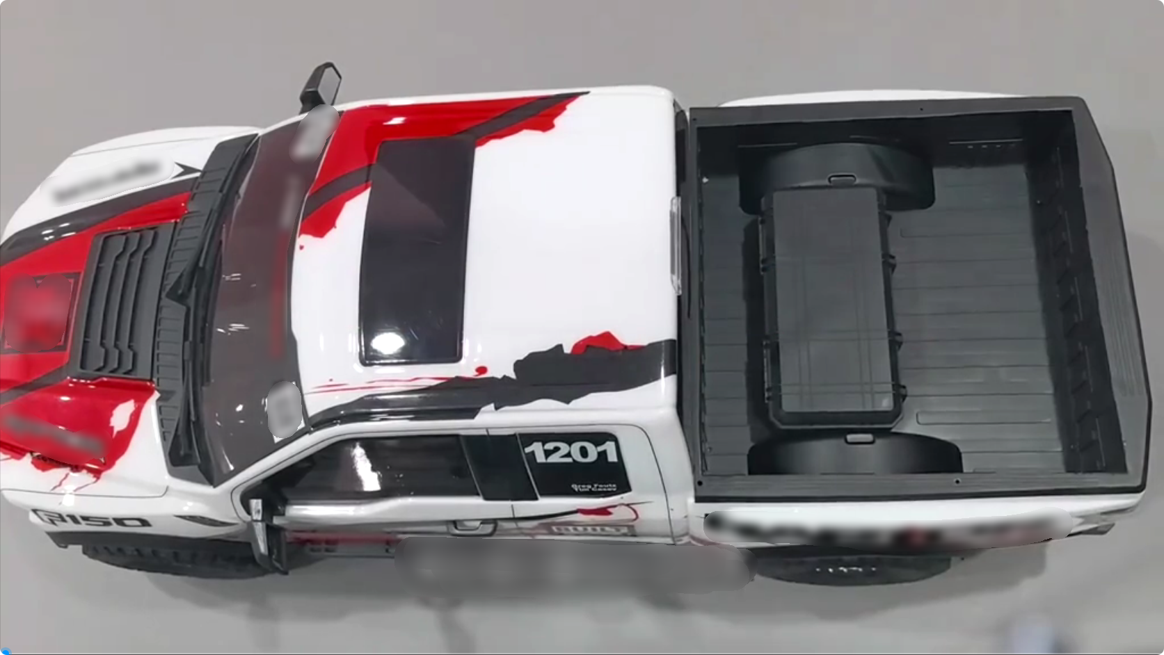open the shell of Tractionhobby F150